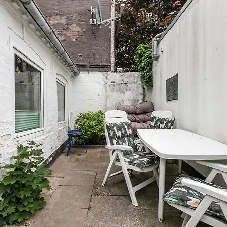 Altstadt Mit Terrasse * Husum (Schleswig-Holstein)